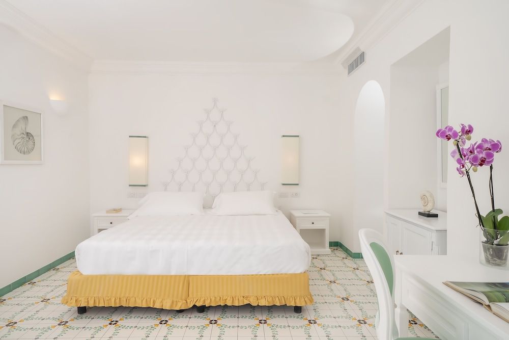 Sina Flora Capri Superior Double Room, 1 Double Bed 3