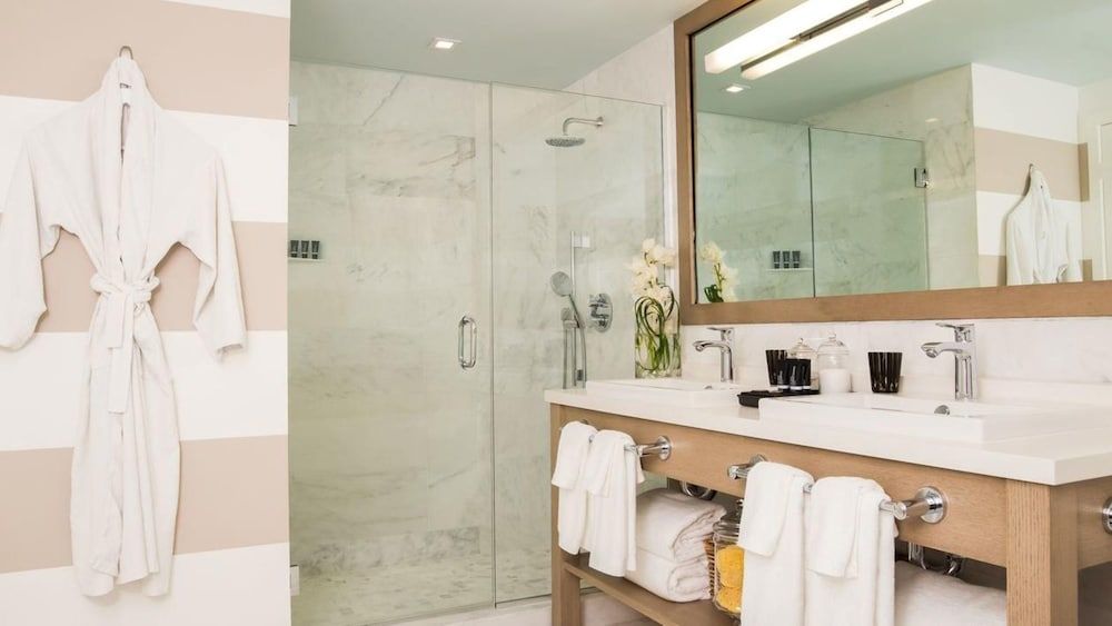 UMA House by Yurbban South Beach Standard Room, 1 King Bed, Accessible 3