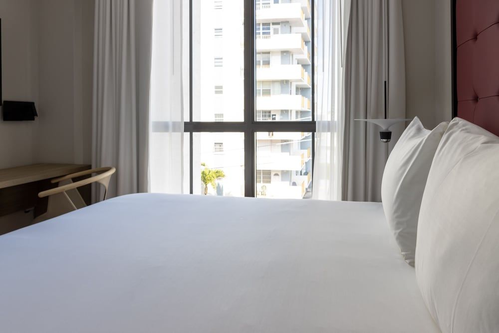 undefined UMA House by Yurbban South Beach 10