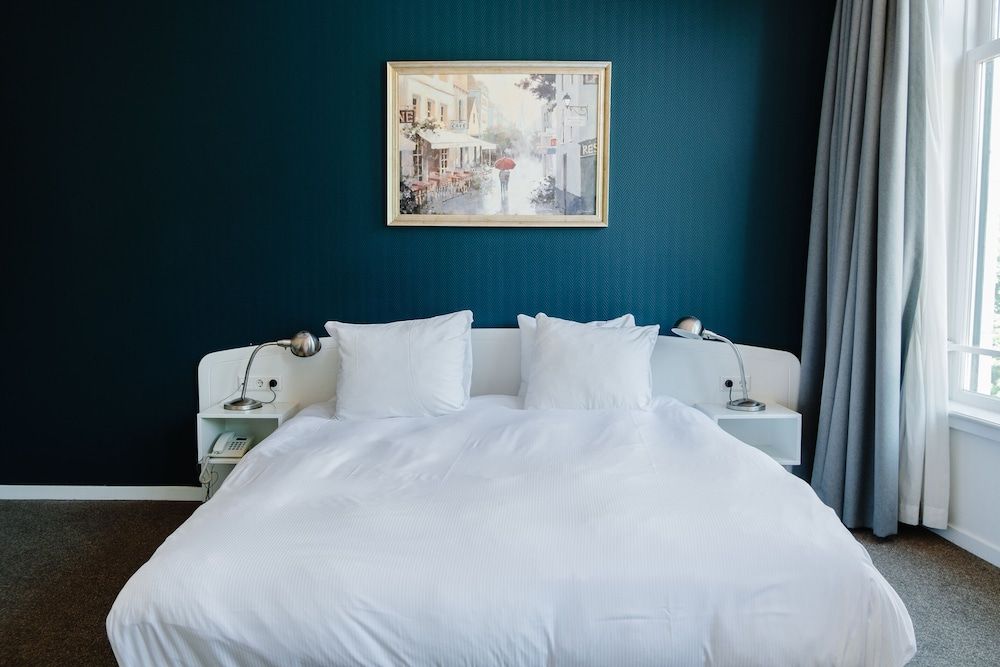 Ambassador City Centre Hotel Classic Church view Room 4