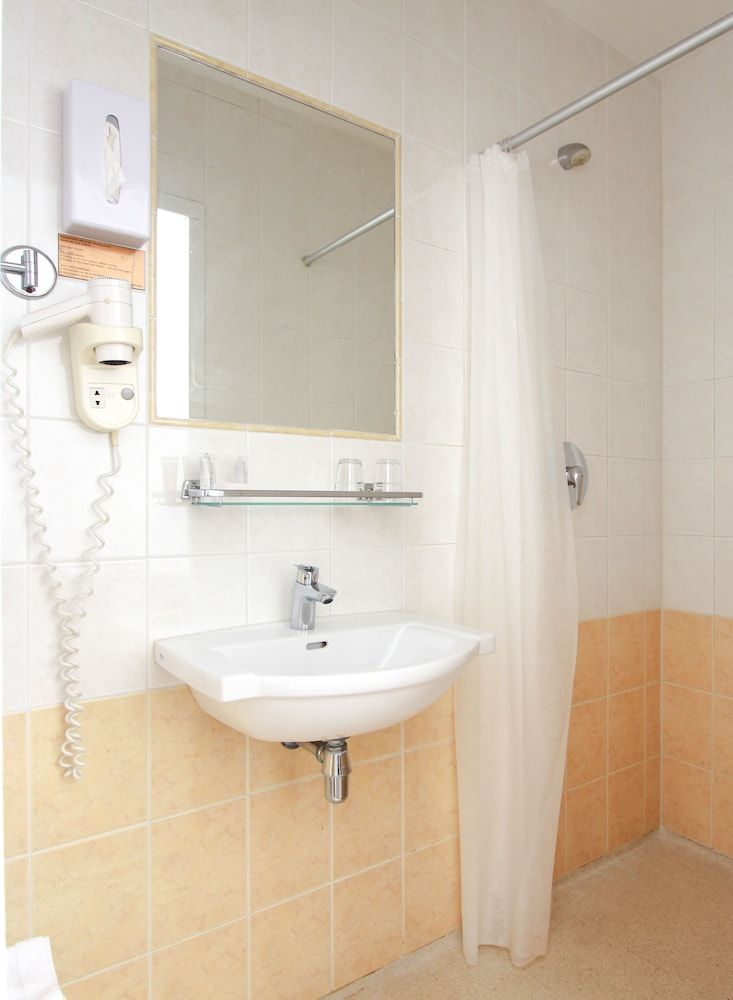 Ambassador City Centre Hotel Classic Church view Room 12