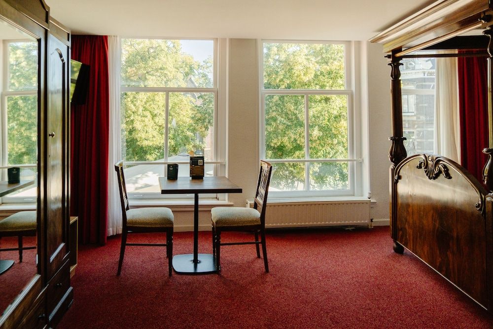 Ambassador City Centre Hotel Classic Church view Room 17