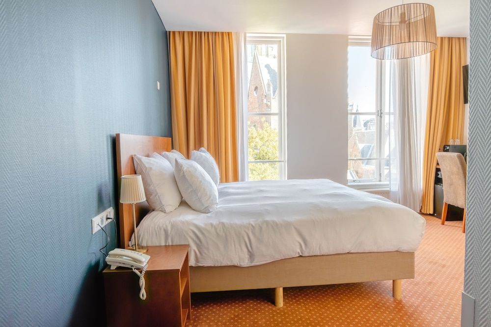 Ambassador City Centre Hotel Classic Church view Room 6