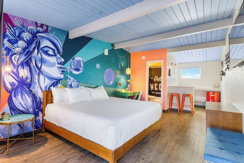 Hotel McCoy - Art, Coffee, Beer, Wine Design Room, 1 King Bed, Kitchenette 7