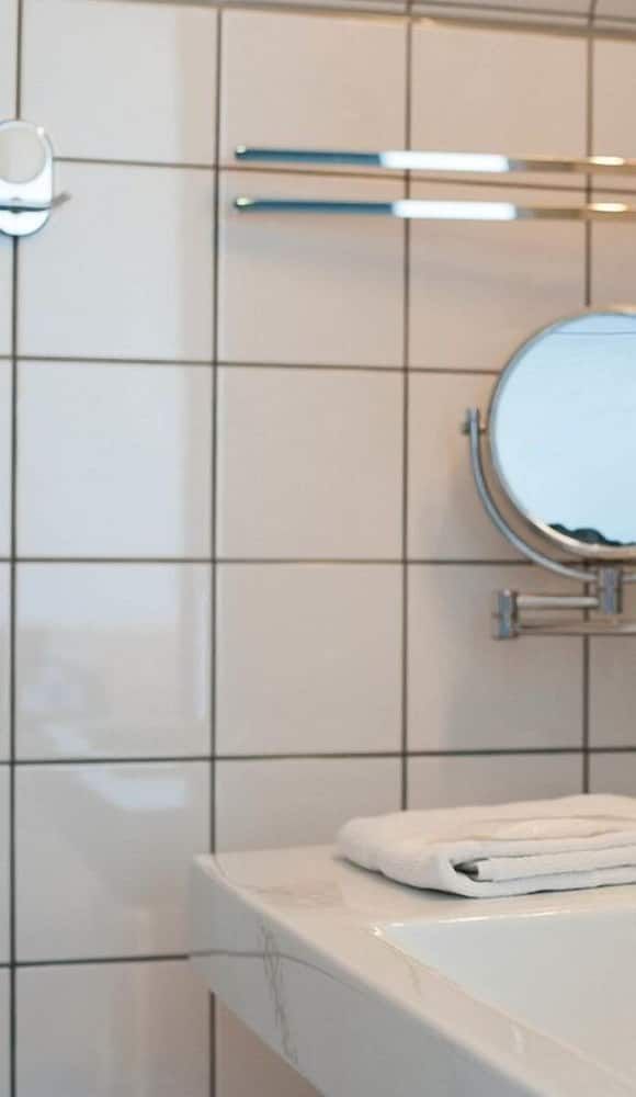 Rho Hotel Superior Double Room, 1 Double or 2 Twin Beds 5