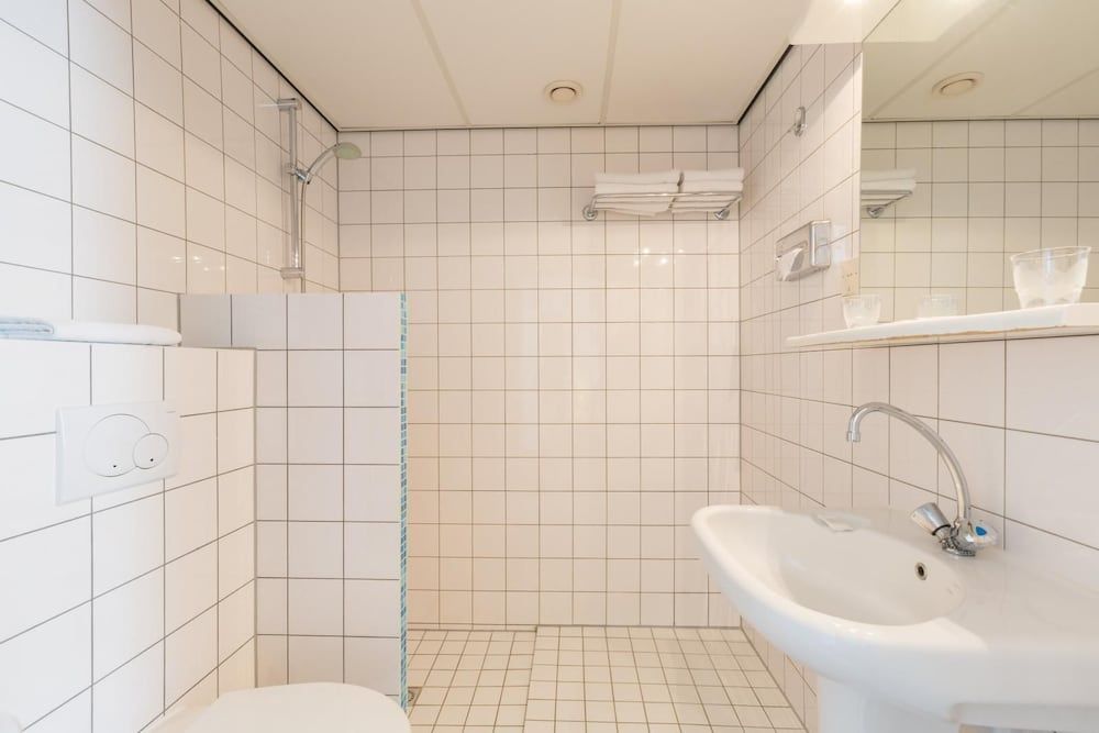 Rho Hotel Superior Double Room, 1 Double or 2 Twin Beds 4