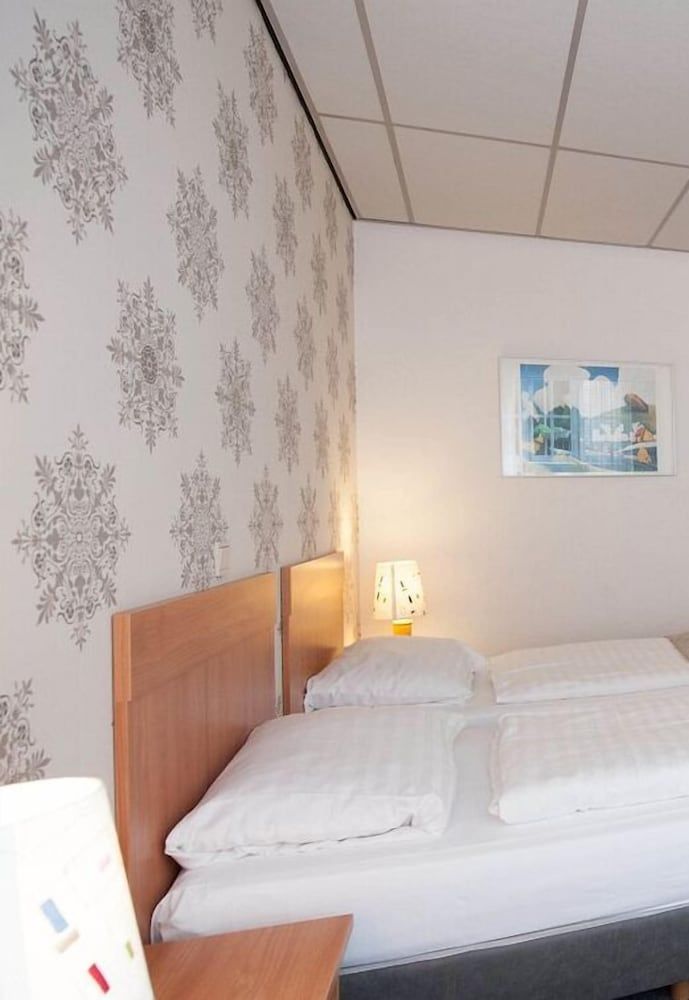 Rho Hotel Comfort Double Room, 1 Double or 2 Twin Beds 7