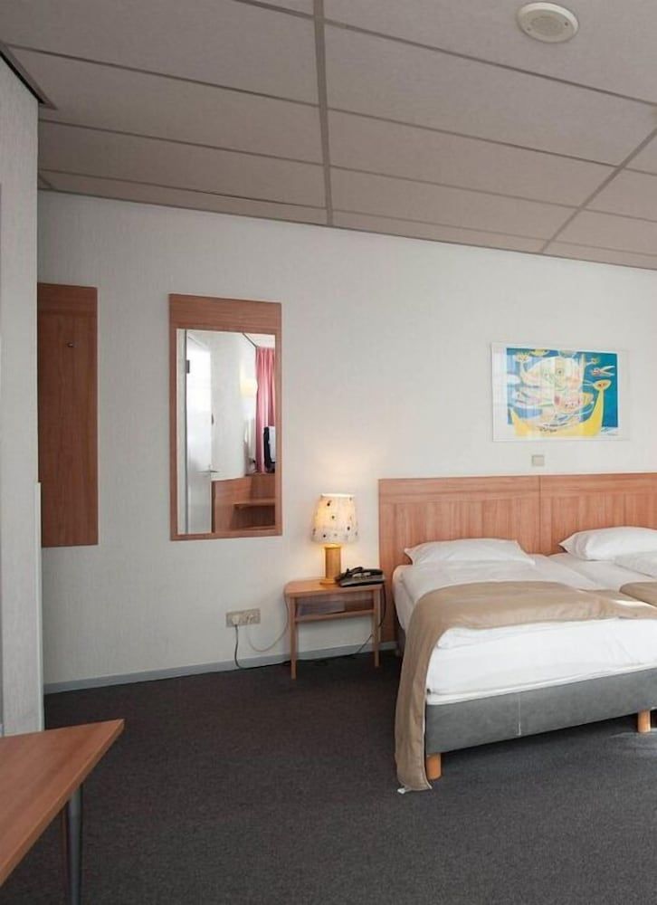 Rho Hotel Superior Double Room, 1 Double or 2 Twin Beds 2