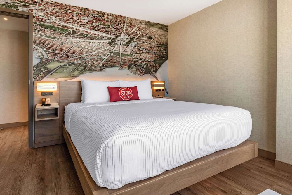 Executive Suite, 1 King Bed with Sofa bed, Non Smoking