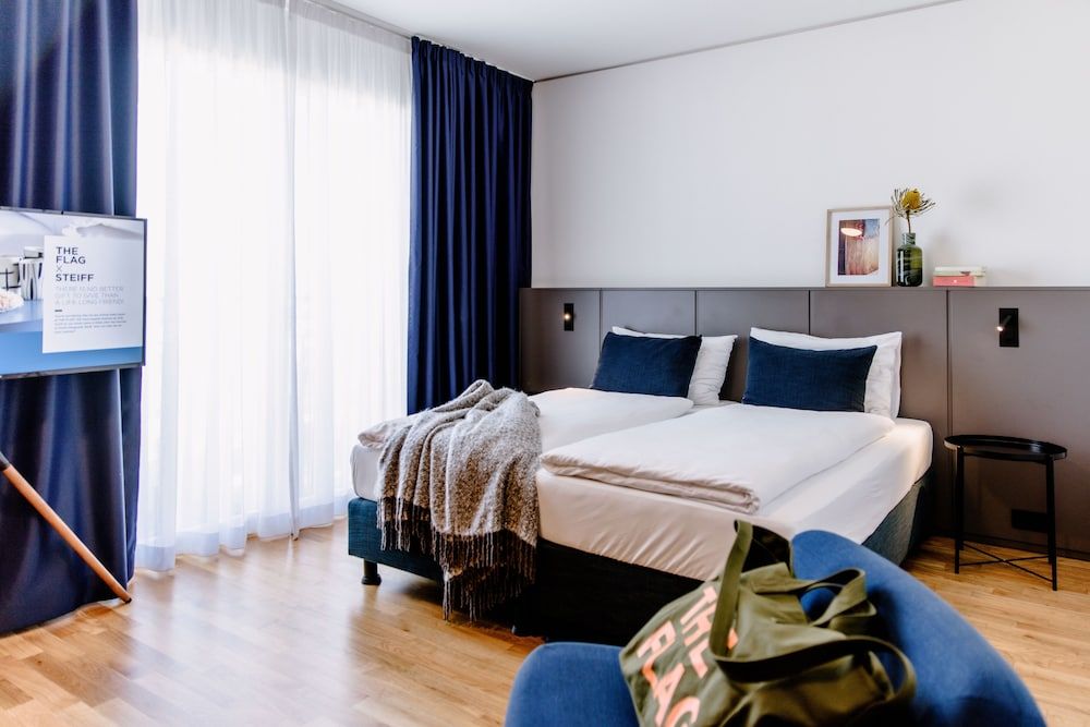 undefined THE FLAG Meiller Gärten 8