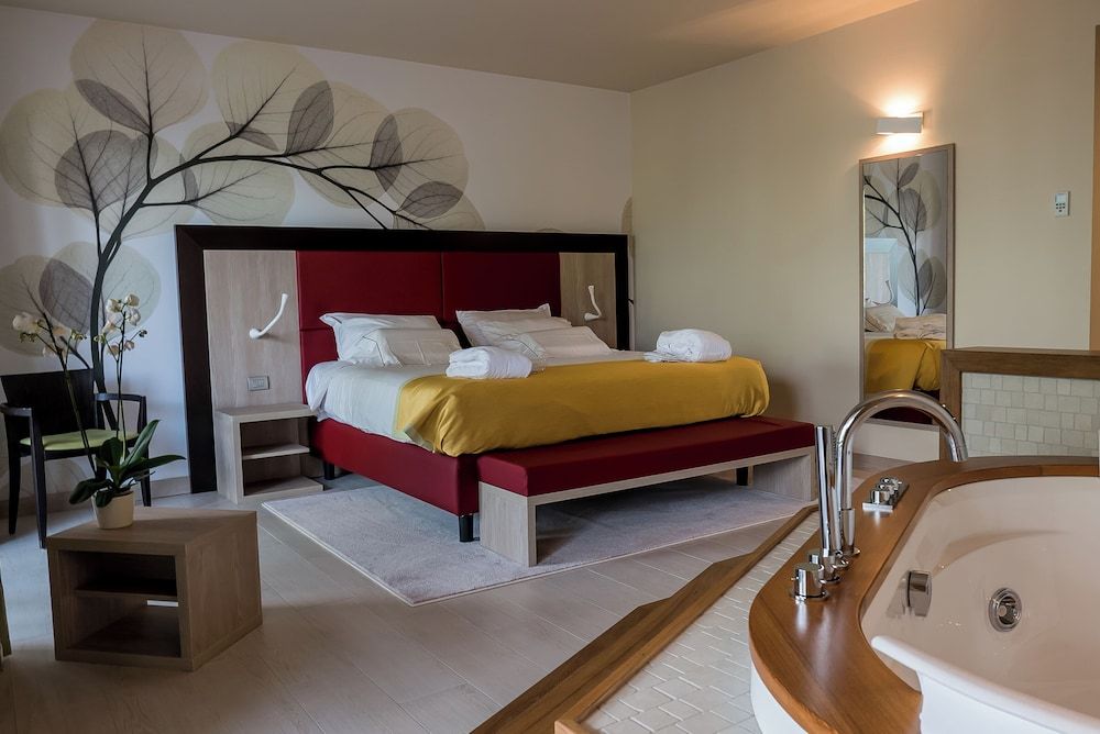 Griso Collection Hotel Suite, Hot Tub 2