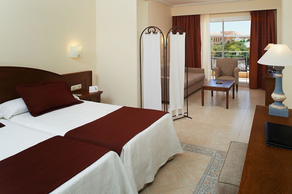 Family Room, Balcony (2 Adults + 2 Children)