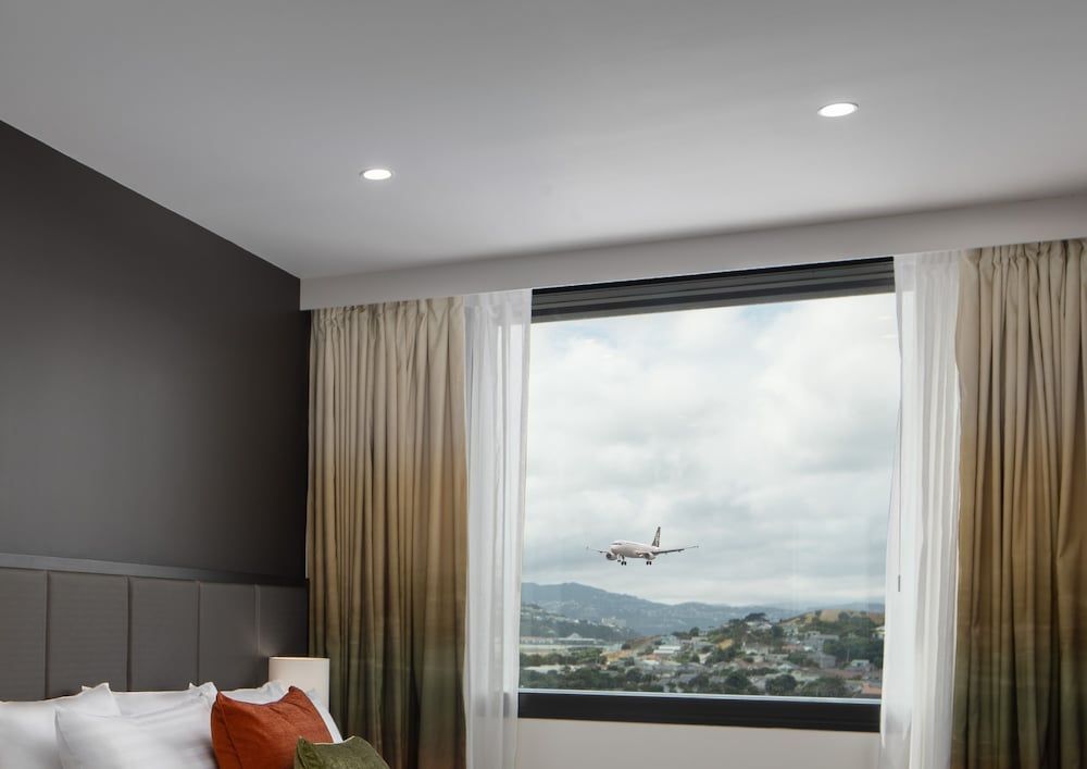 Rydges Wellington Airport Superior King Room - North 8
