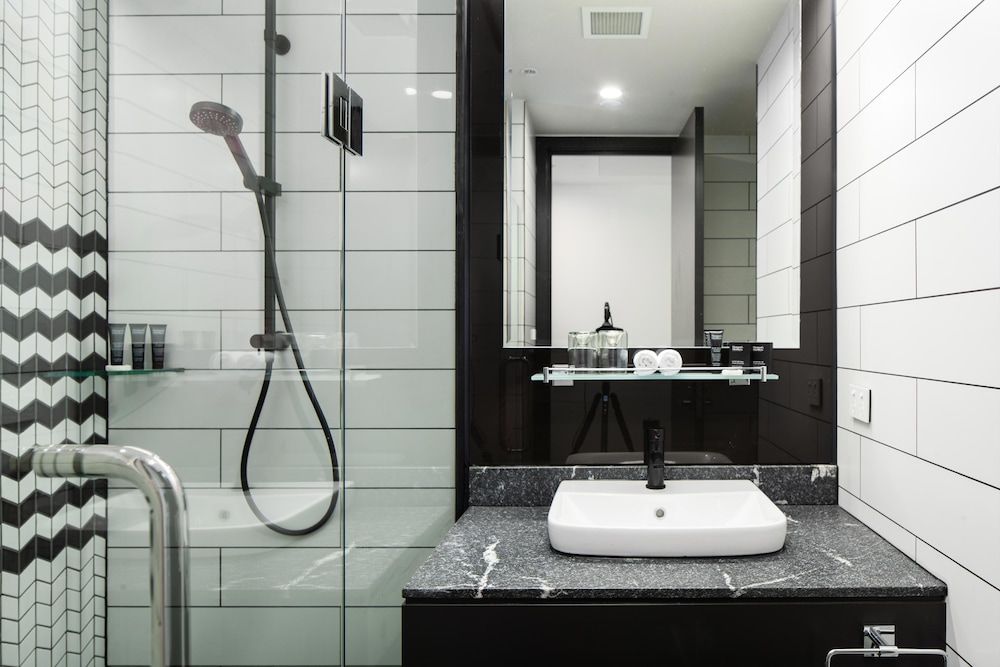 Rydges Wellington Airport Standard King Room 5