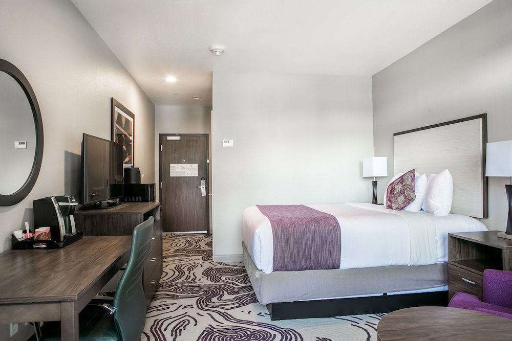 Hotel Siri Downtown - Paso Robles Room, 1 King Bed, Accessible, Non Smoking