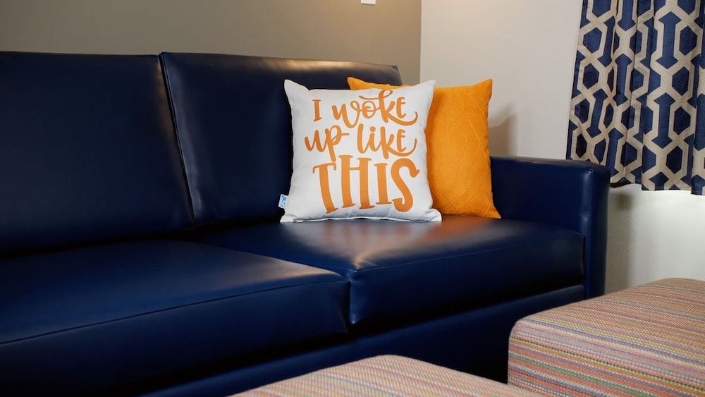 Jr. Suite, 2 Queens + Sofa Bed, ADA