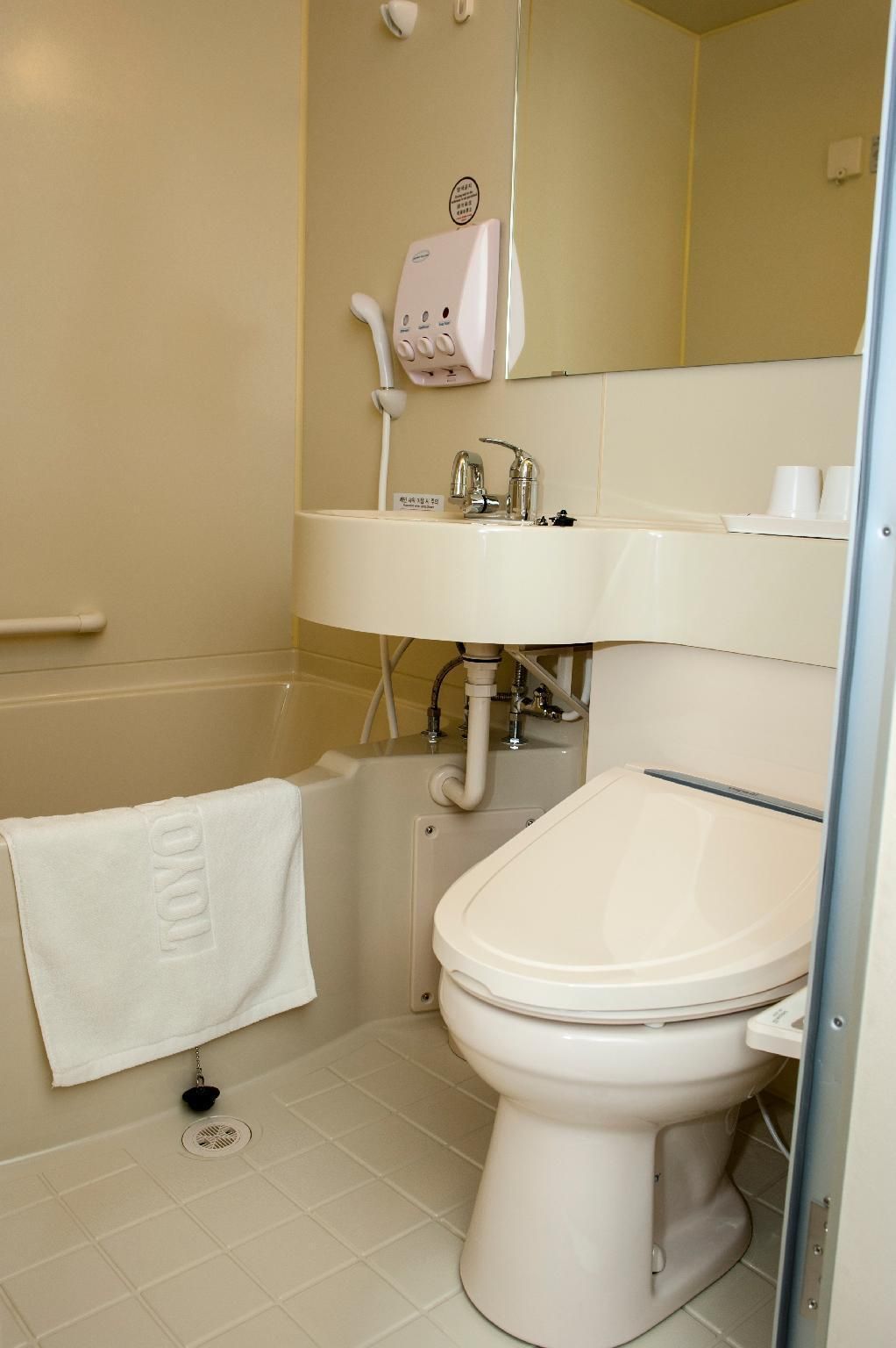 Toyoko Inn Daegu Dongseong-ro Double - Non-Smoking 3