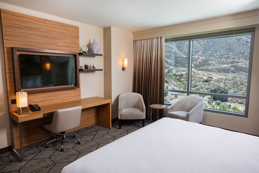 Sycuan Casino Resort Deluxe Room, 1 King Bed (21 or older only) 3