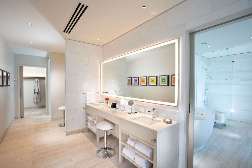 GRAND FINALE SUITE