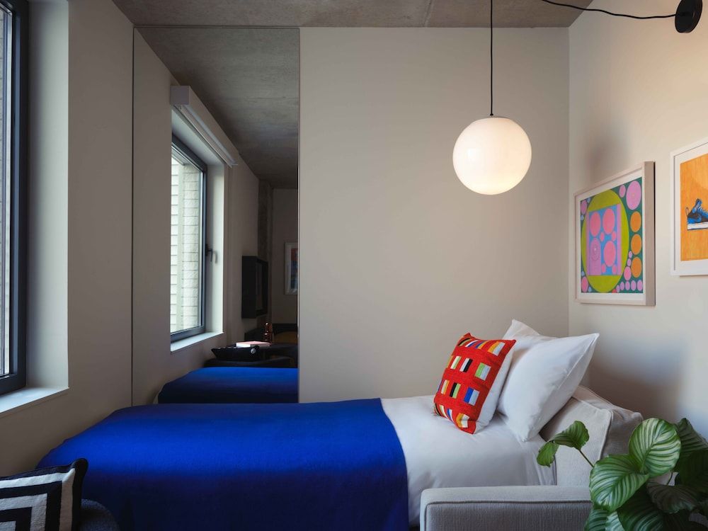 Penny Williamsburg Sleeper Queen 2