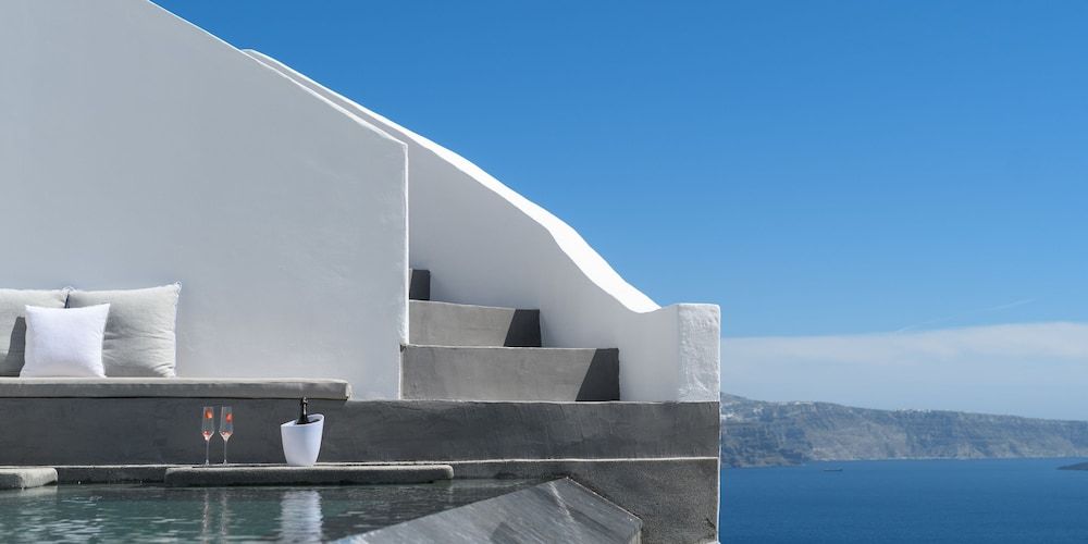 undefined Echoes Luxury Suites 9