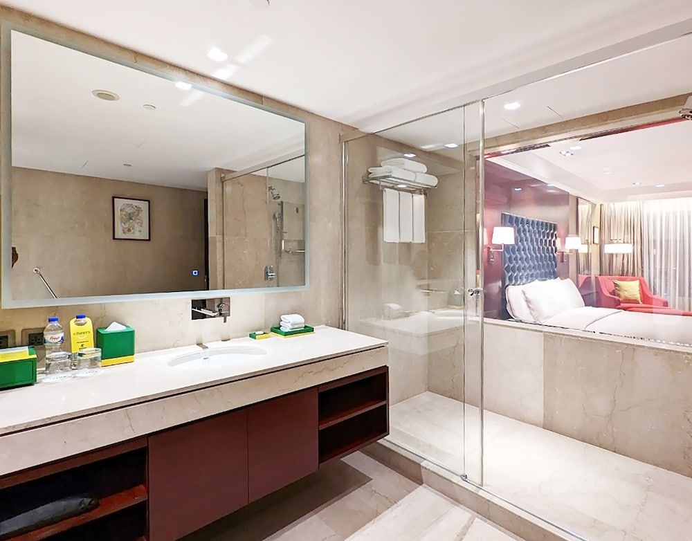 Holiday Inn Dhaka City Centre by IHG Standard Room 9