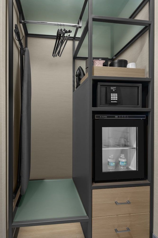 AC Hotel by Marriott Miami Dadeland Room, 1 King Bed, Non Smoking 7