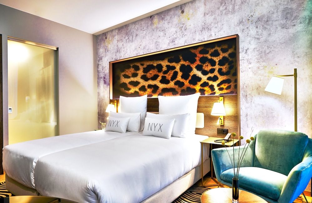 NYX Hotel Warsaw by Leonardo Hotels Comfort Room (Down To Earth) 8