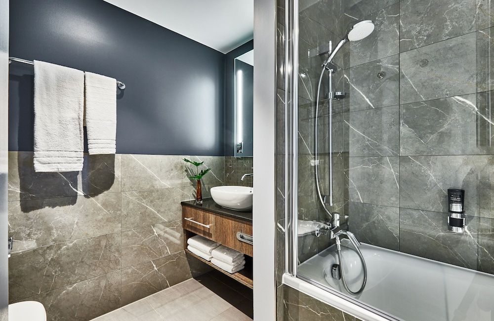 NYX Hotel Warsaw by Leonardo Hotels Comfort Room (Down To Earth) 14