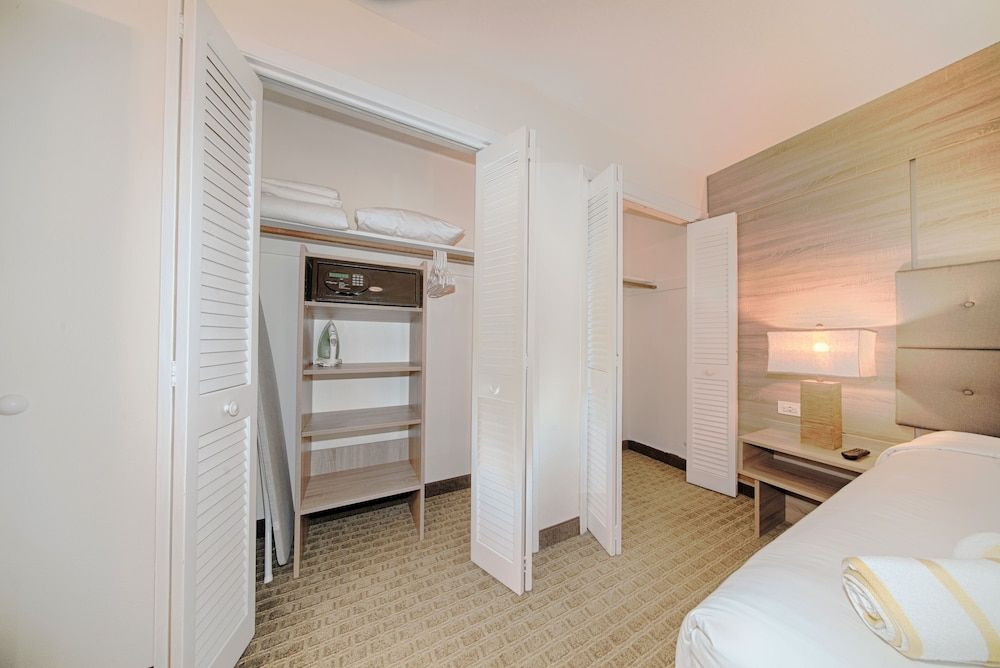 Club Lux Resort By the Beach Deluxe Apartment, 1 Bedroom 6