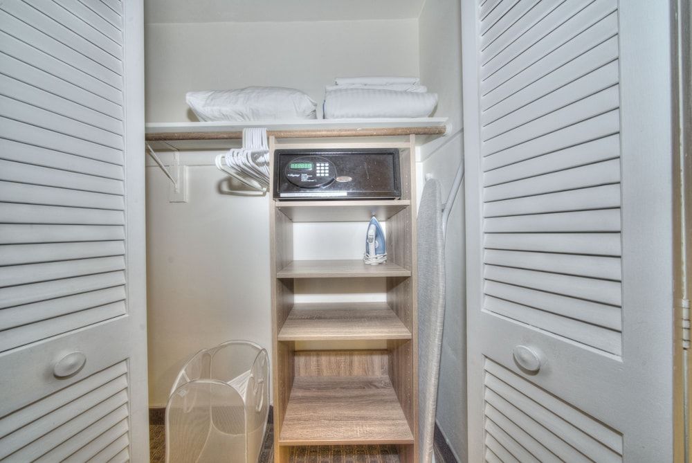 Club Lux Resort By the Beach Deluxe Apartment, 2 Bedrooms 7