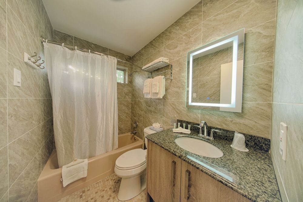 Club Lux Resort By the Beach Deluxe Apartment, 1 Bedroom 4