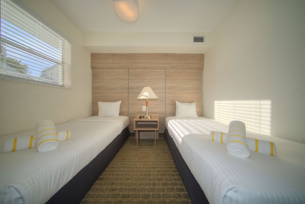 Club Lux Resort By the Beach Deluxe Apartment, 2 Bedrooms 6