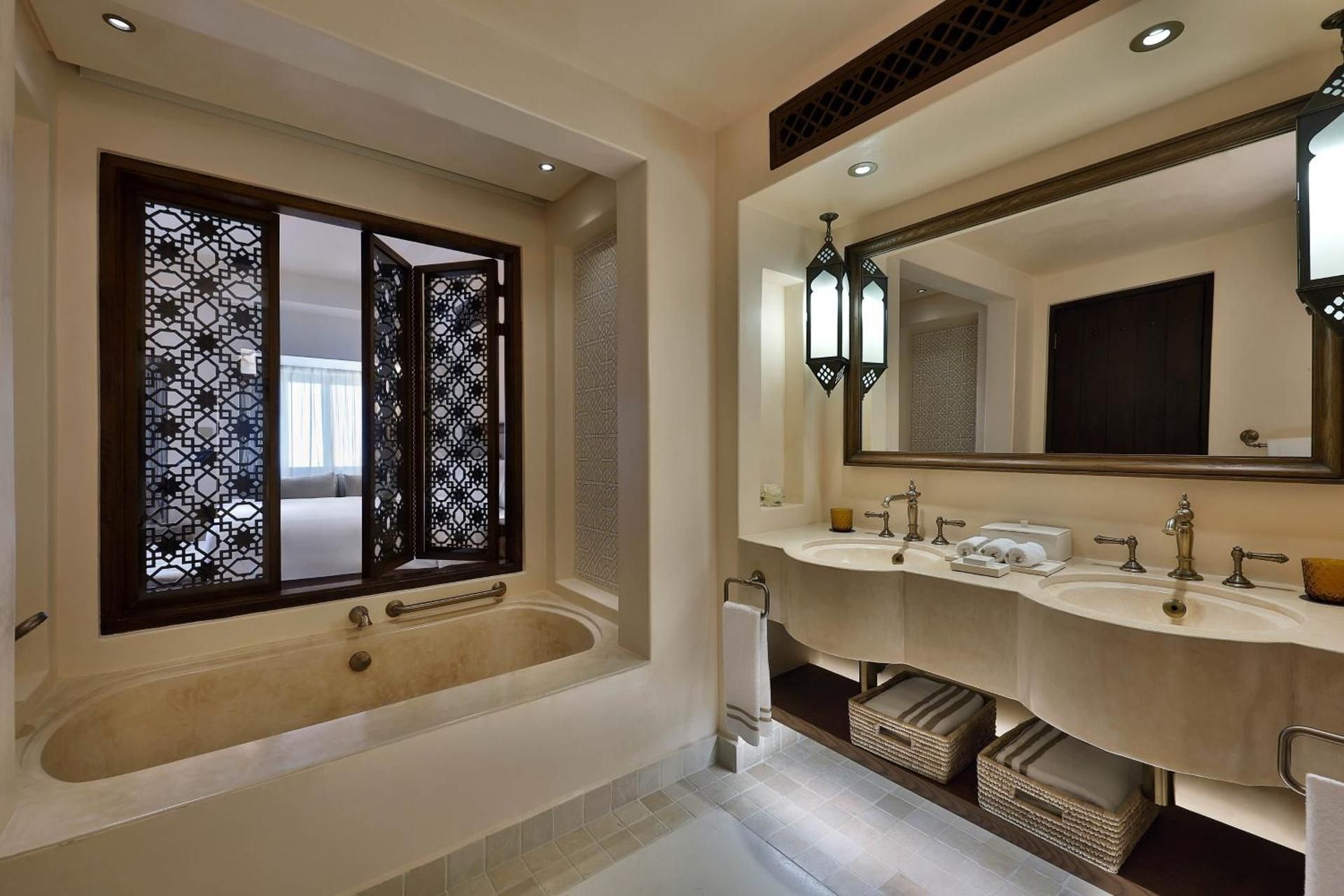 One-Bedroom Suite with Pool