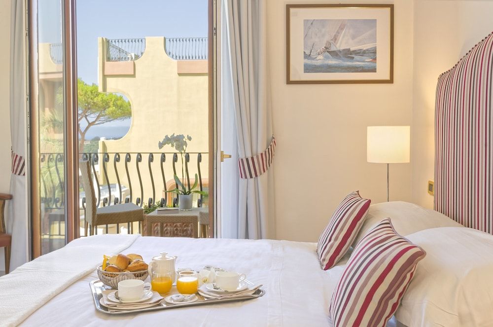 Junior Suite (Vesuvio) (Prestige Room) (3 people)
