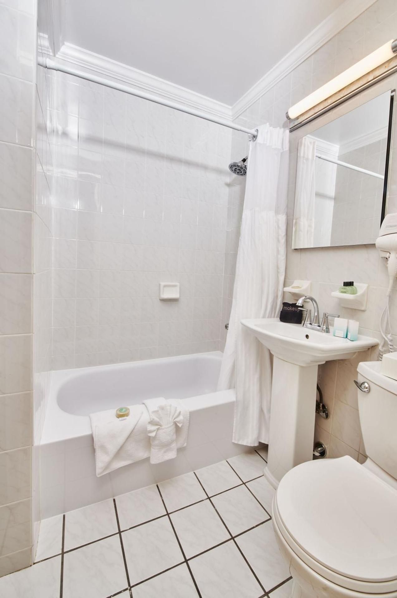 1-Bedroom Apartment with King Bed