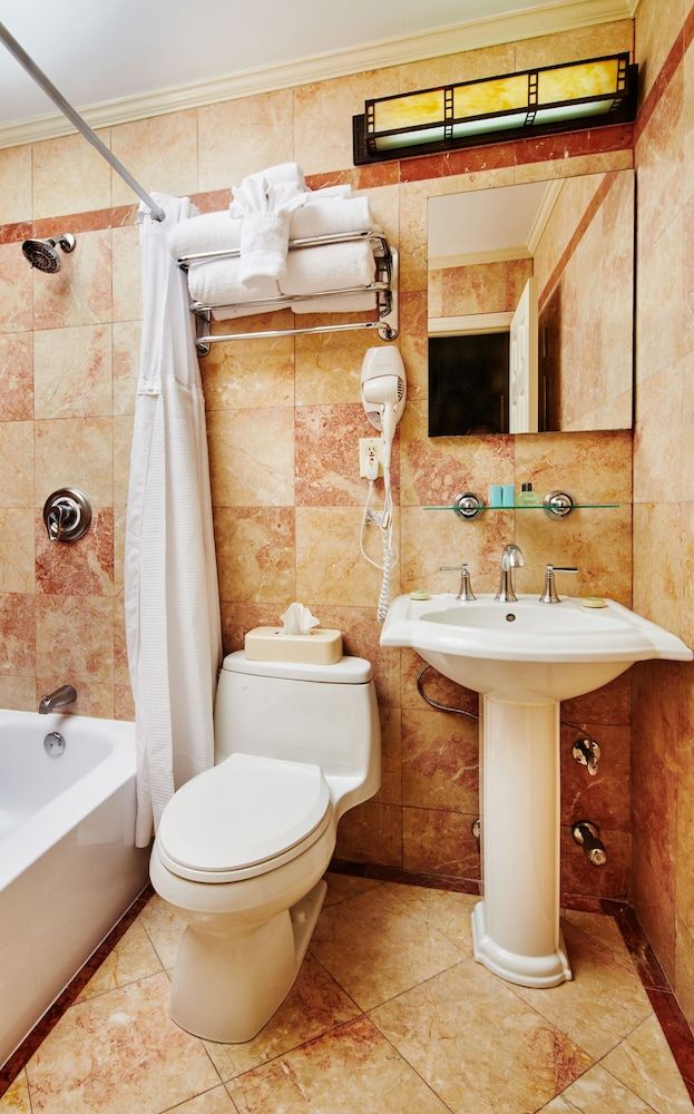 Radio City Apartments Queen Studio 5