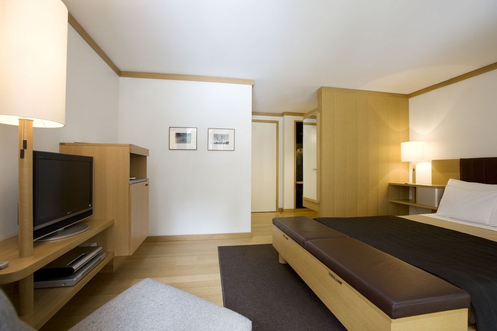 The Omnia Basic Single Room, 1 Queen Bed (Queen Double Room) 8