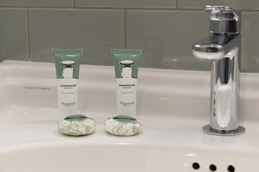 Dadou Paris Bonne Chambre 8