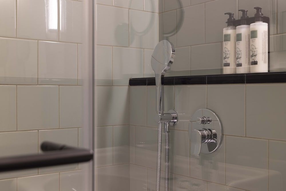 Dadou Paris Bonne Chambre 7