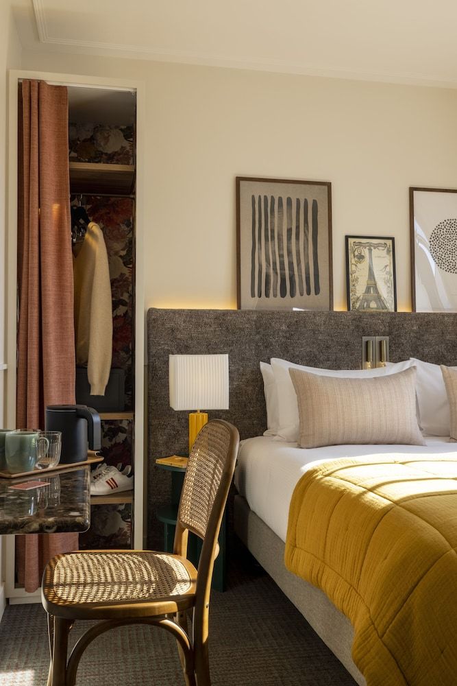 undefined Dadou Paris 7