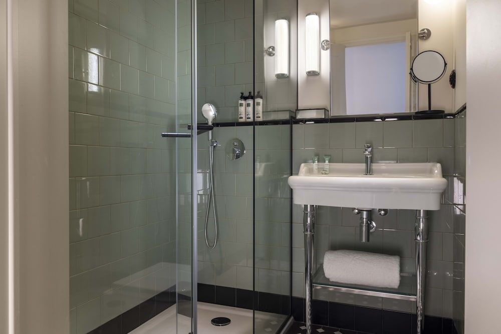 Dadou Paris Bonne Chambre 5