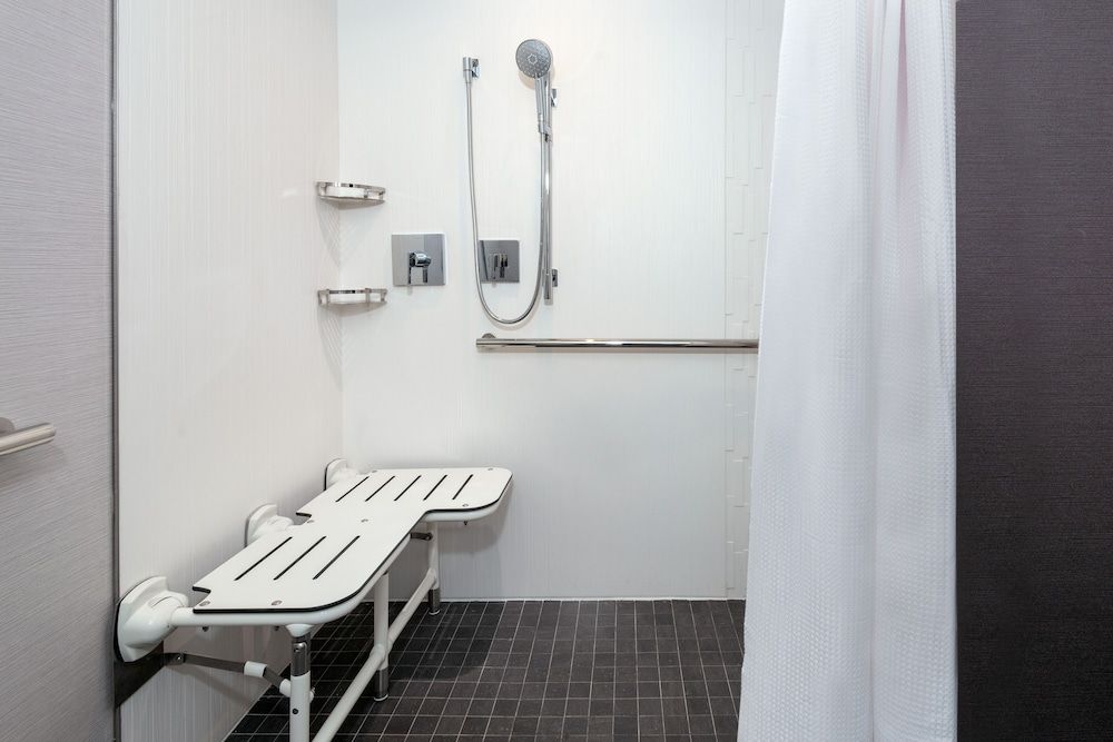 Suite, 1 Bedroom (Mobility Accessible, Roll-In Shower)