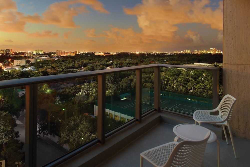 undefined Courtyard by Marriott Miami Coconut Grove 8