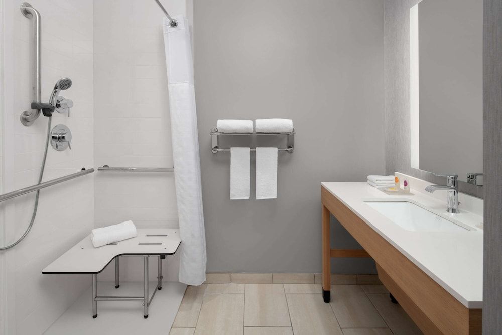 undefined Hyatt Place Atlanta / Perimeter Center