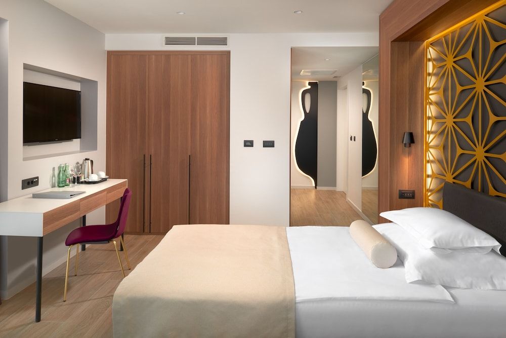 Amphora Hotel Standard Double or Twin Room 3