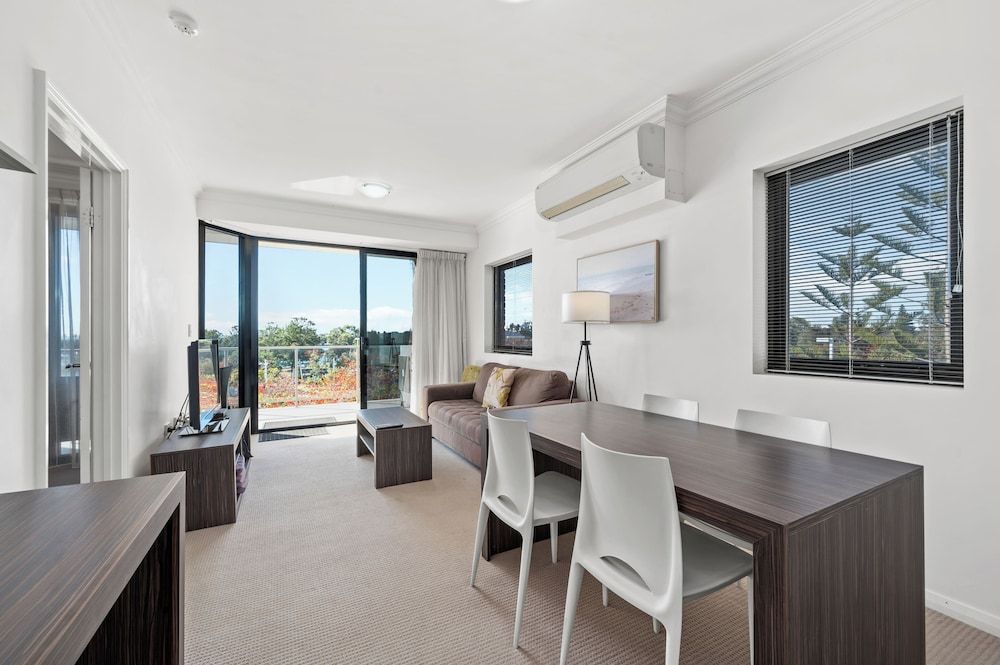 Dolphin Quay Apartments Two Bedroom Marina View 6