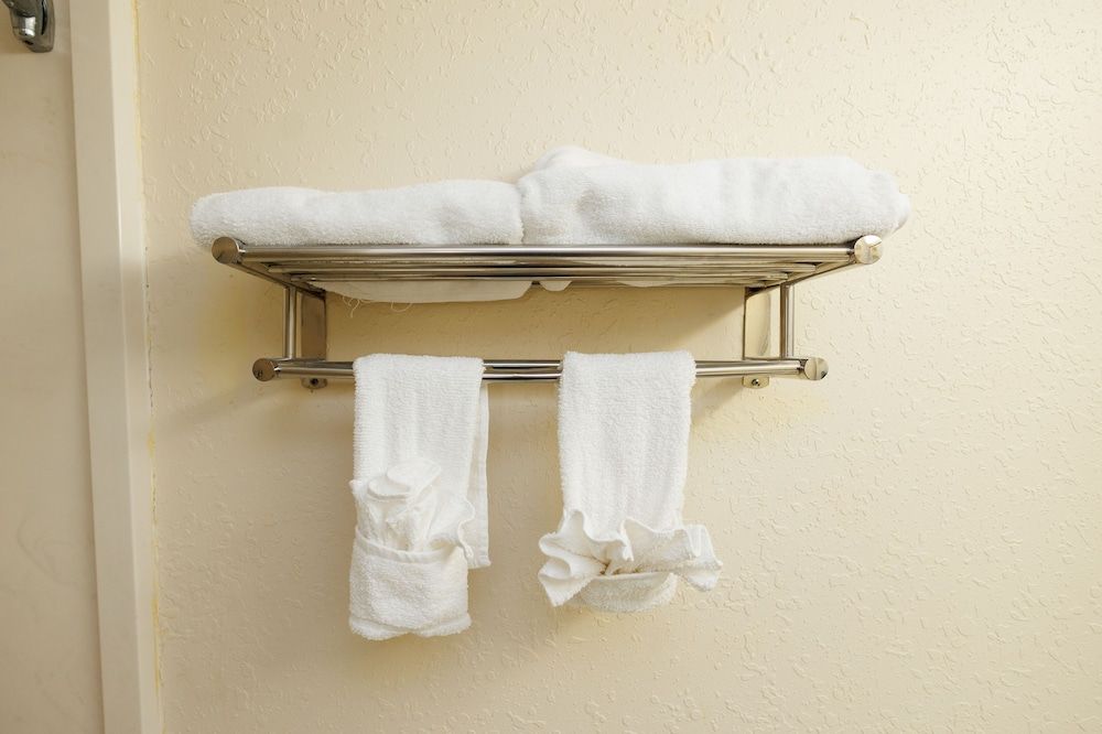 Garnet Inn & Suites, Orlando Standard King Bed 9