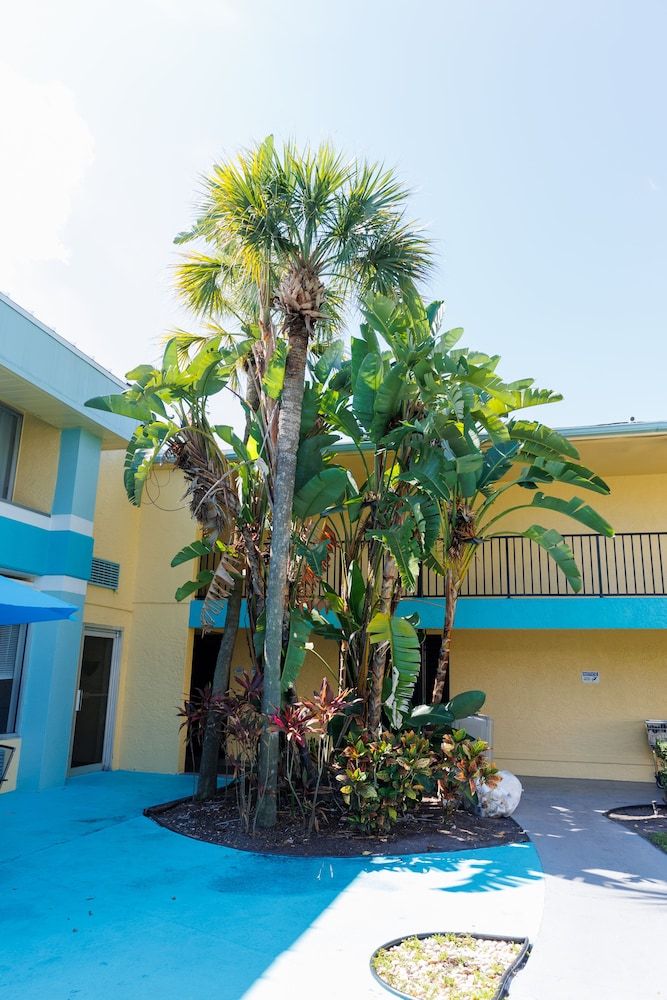 undefined Garnet Inn & Suites, Orlando 8