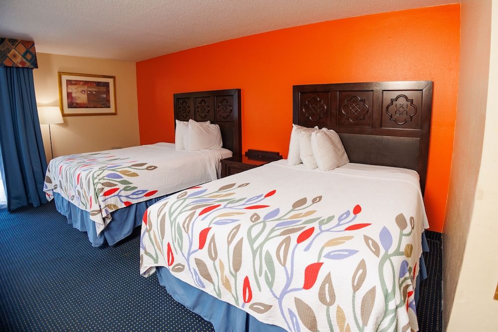 undefined Garnet Inn & Suites, Orlando 2